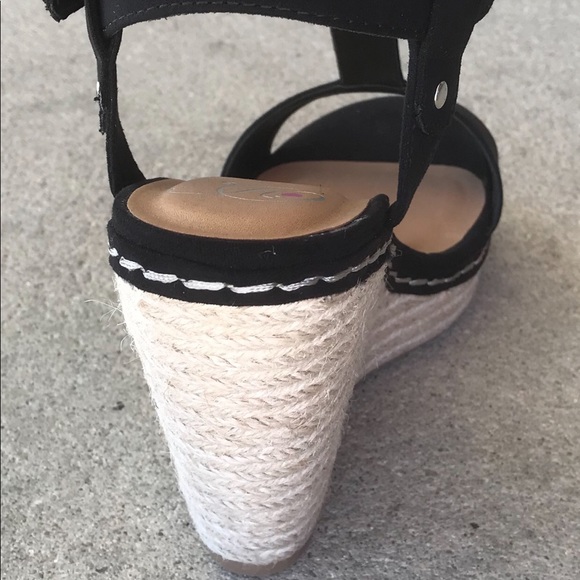 1 left! Delicious T-strap Black Espadrille Wedge - Picture 3 of 6
